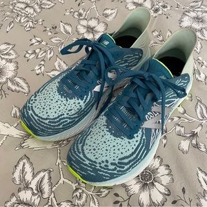 New Balance Fresh Foam Womens 9